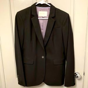 Banana Republic women’s suit jacket, size 8. Wool blend. Black.
